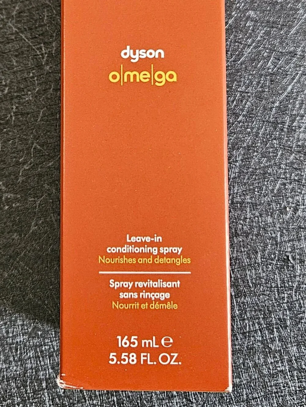 Dyson Omega™ Leave-In Conditioner Spray - Picture 1 of 9